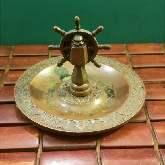 Antique Bronze Nautical Ships Wheel w/  Compass Rose Ashtray  Trinket Dish 5"dia - Picture 3 of 3